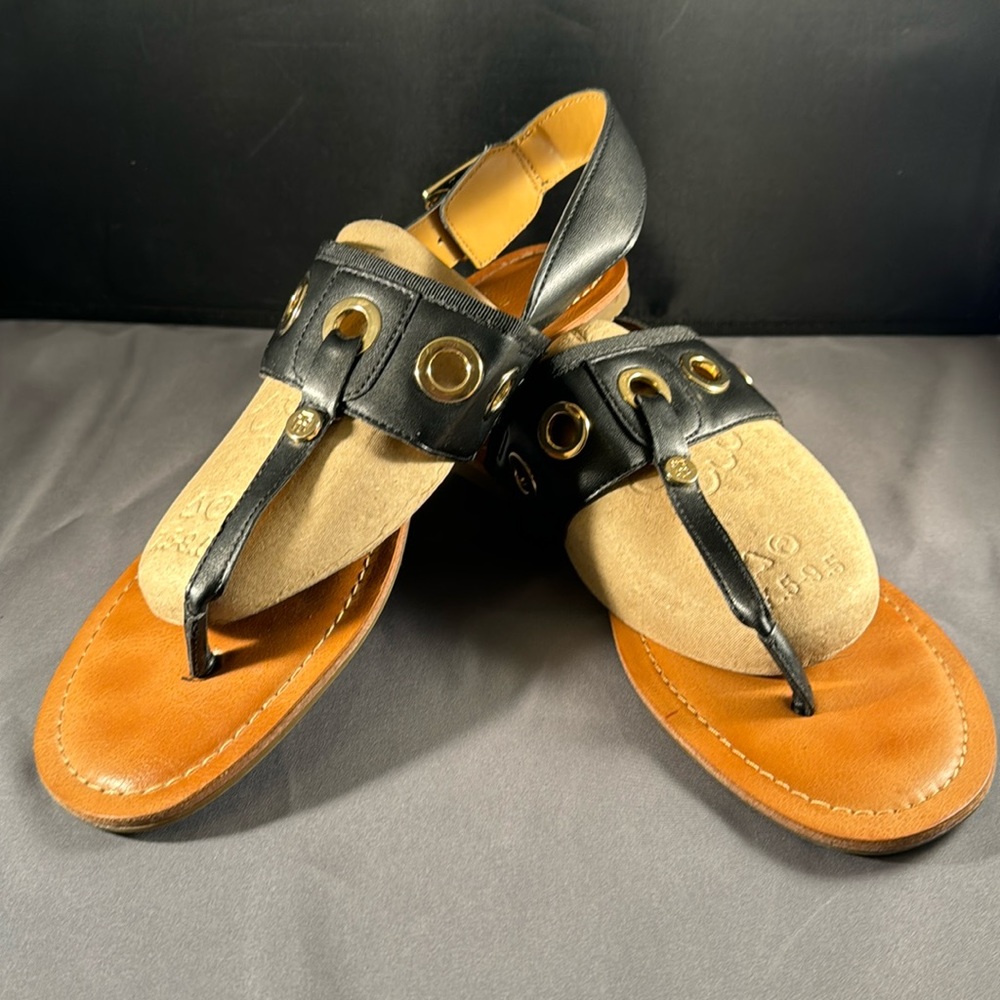 Tommy Hilfiger thong sandals in black with gold circle detail